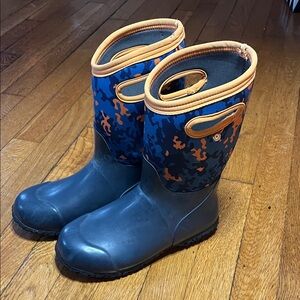 Bogs Kids Camo Blue and Orange Boots